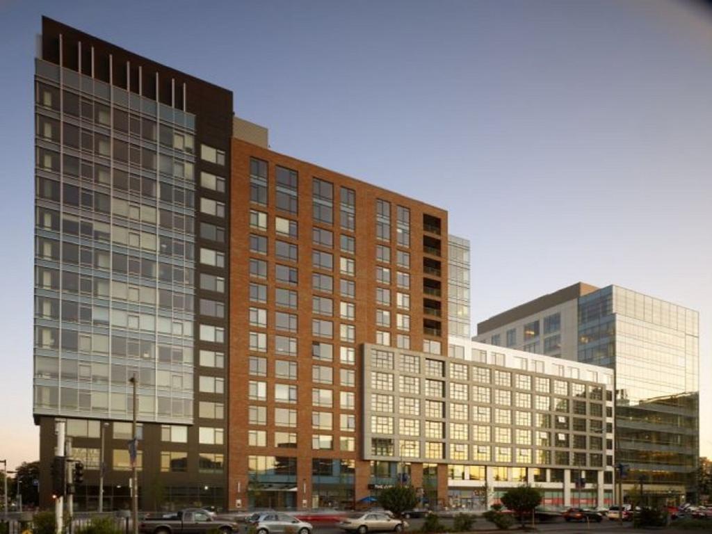 Global Luxury Suites At Kenmore Square Boston Bagian luar foto