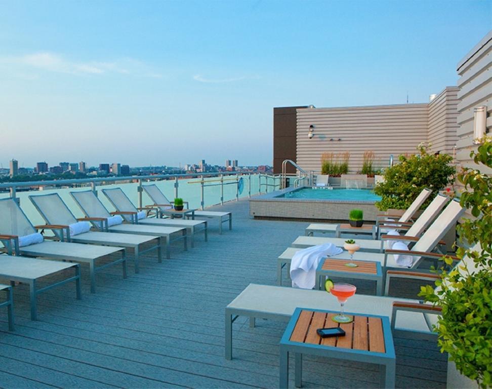 Global Luxury Suites At Kenmore Square Boston Bagian luar foto