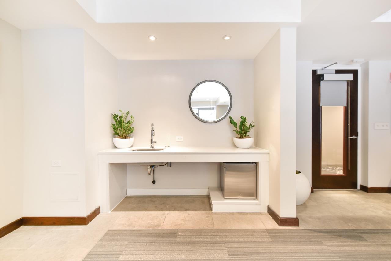 Global Luxury Suites At Kenmore Square Boston Bagian luar foto