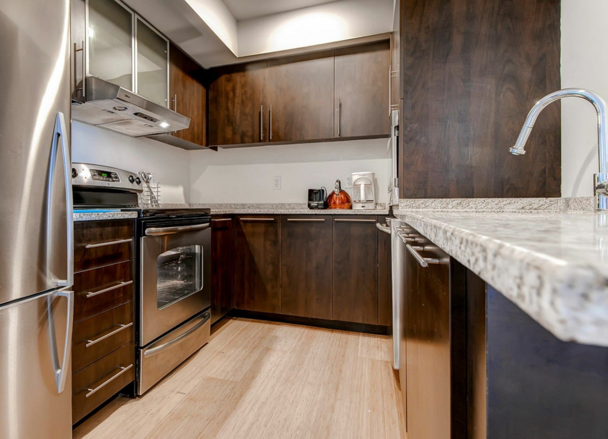 Global Luxury Suites At Kenmore Square Boston Bagian luar foto