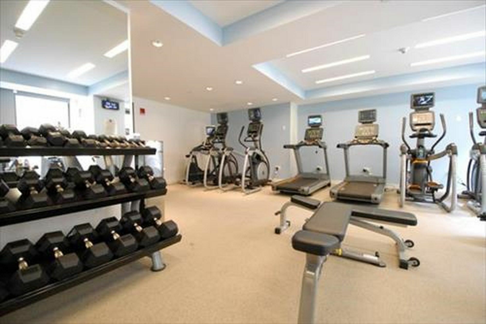 Global Luxury Suites At Kenmore Square Boston Bagian luar foto